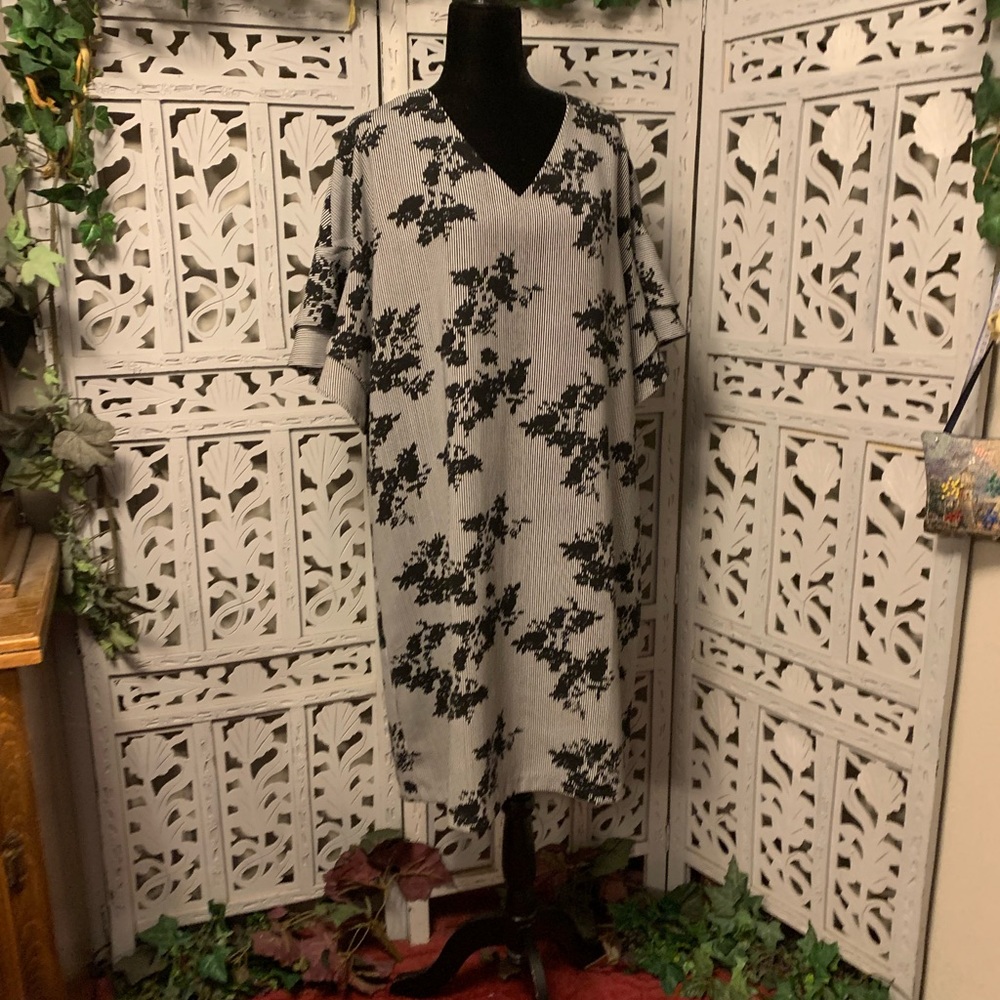 WORTHINGTON CLASSY BLACK & WHITE STRIPE WITH BLACK FLOWER ACCENTS MIDI DRESS